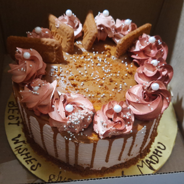 Lotus Biscoff Cake